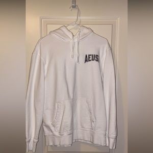 American Eagle men’s medium
Hoodie & jogger sweatpants